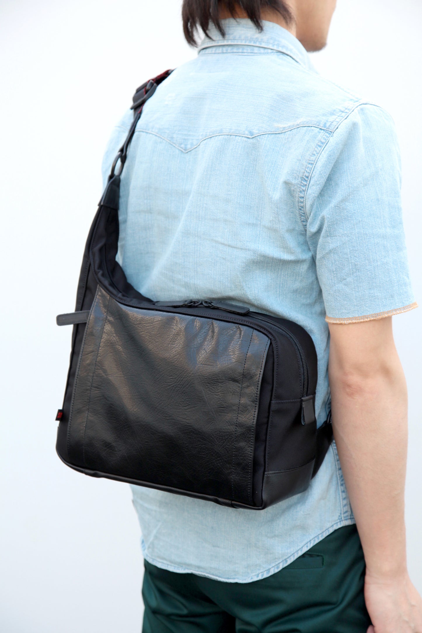 RR4 05C BLK, Sling-Kameratasche, schwarz