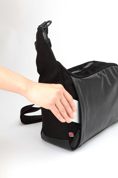 RR4 05C BLK, Sling-Kameratasche, schwarz