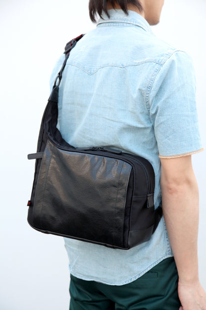 RR4 05C BLK, Sling-Kameratasche, schwarz